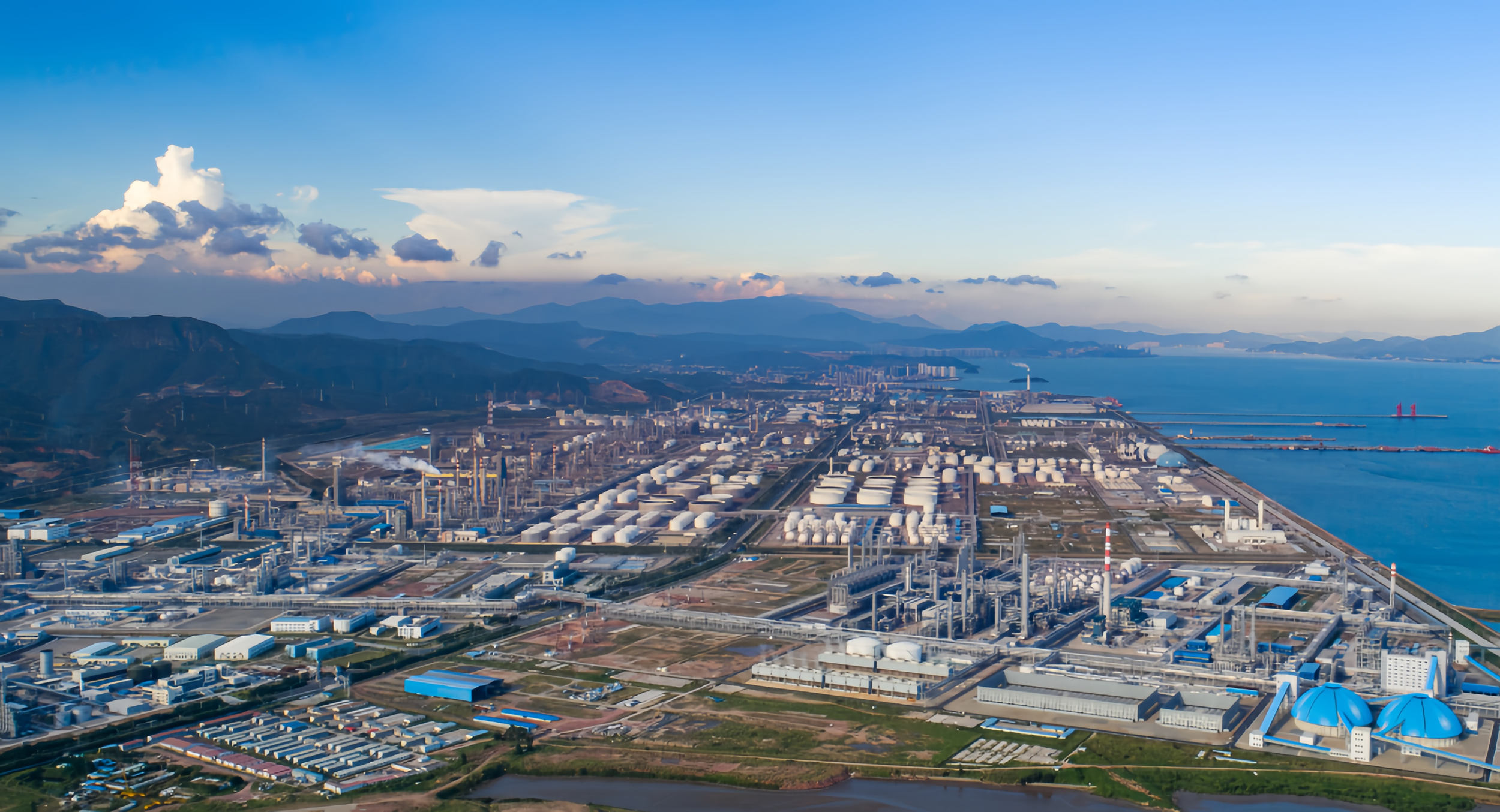 图1 中海壳牌惠州一期 鸟瞰（清晰）-2500压缩.jpg