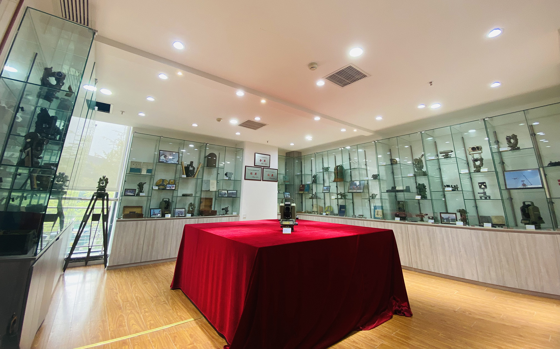 展馆全景图.jpg 展馆全景图.jpg