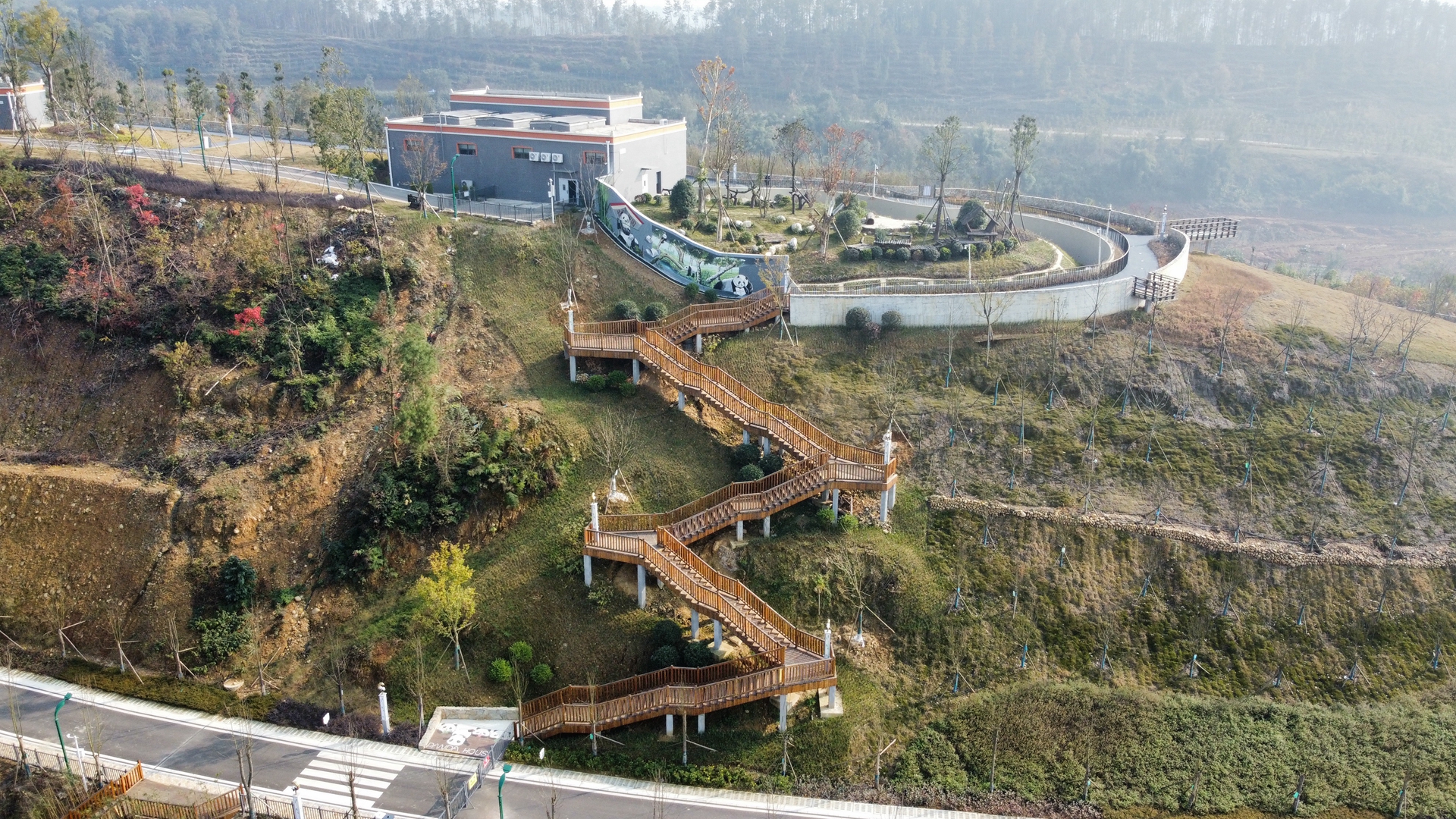 1920- 创新项目事业部-北川中华大熊猫动植物园一期大熊猫救护区项目-大熊猫兽舍等单体建筑及室外附属建安工程2.jpg