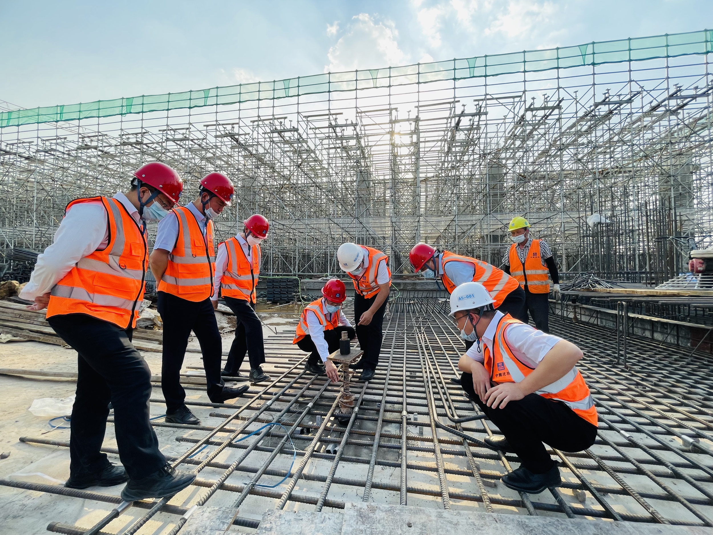 2500- 郑立宁工作照2.jpg 2500- 郑立宁工作照2.jpg