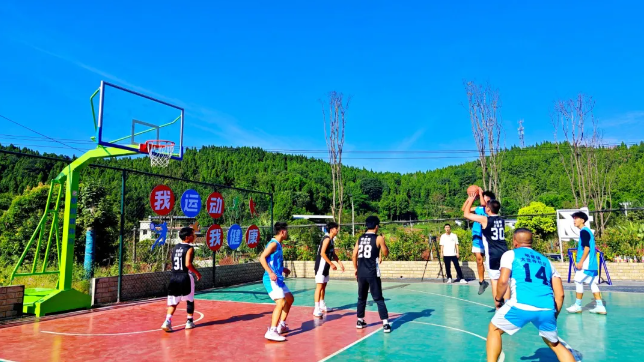 09 村BA联赛在文化广场开赛(现有场地改造)15.png 09 村BA联赛在文化广场开赛(现有场地改造)15.png