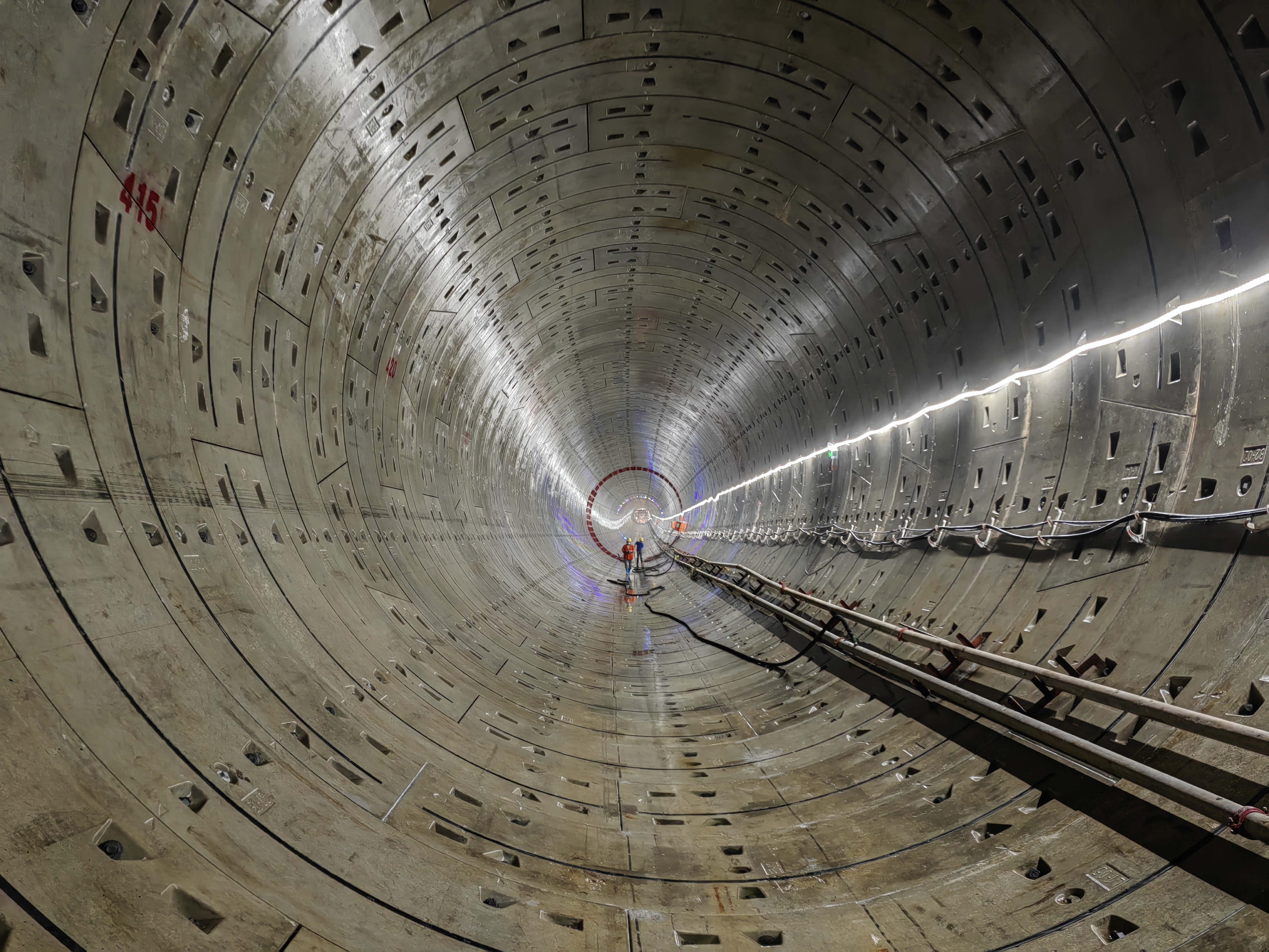 2022.8.16 成型隧道2.jpg 2022.8.16 成型隧道2.jpg