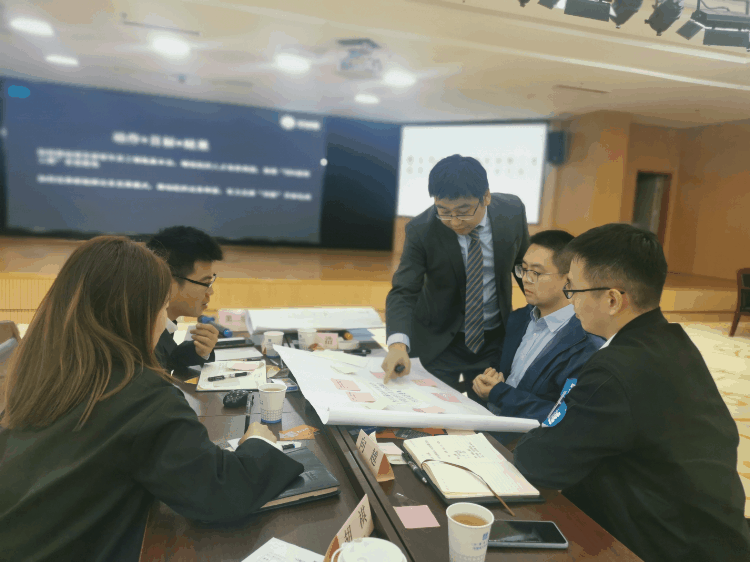 微信图片_20221103105110.gif 微信图片_20221103105110.gif